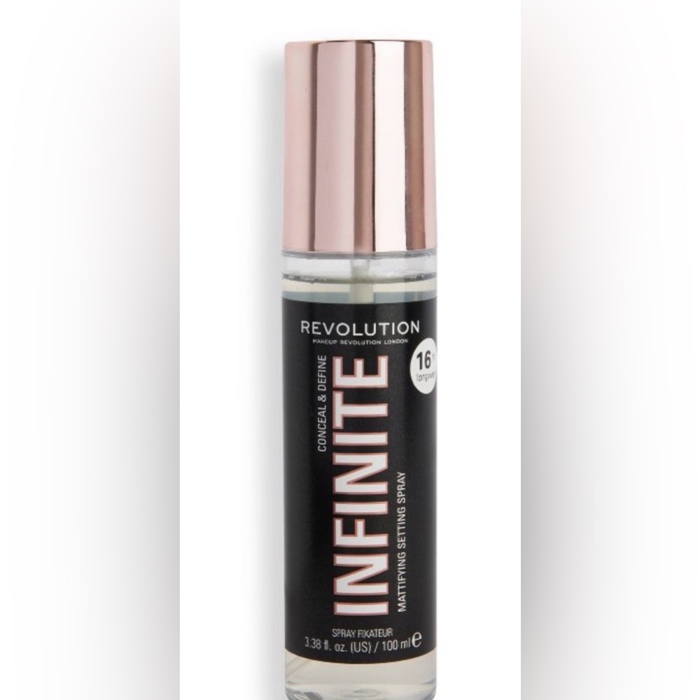 Revolution Infinite Mattifying Setting Spray